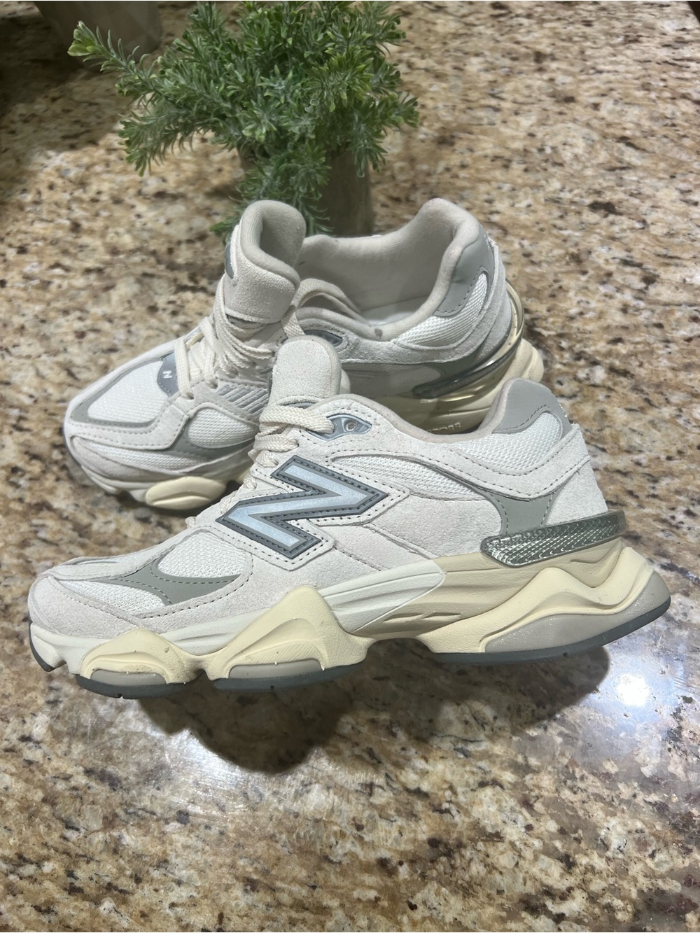 New Balance 9060 Beige Chunky Sneaker 6.5W/5M